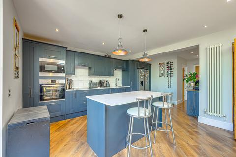 18 Samuels Drive, Thorpe Bay, Southend-on-sea, SS1 3PR