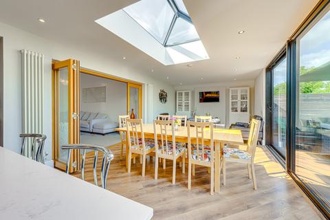 18 Samuels Drive, Thorpe Bay, Southend-on-sea, SS1 3PR