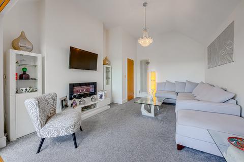 18 Samuels Drive, Thorpe Bay, Southend-on-sea, SS1 3PR