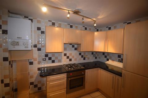 1 bedroom flat to rent, Elphinstone Road, London, E17