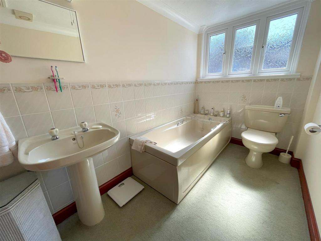 Bathroom.jpg