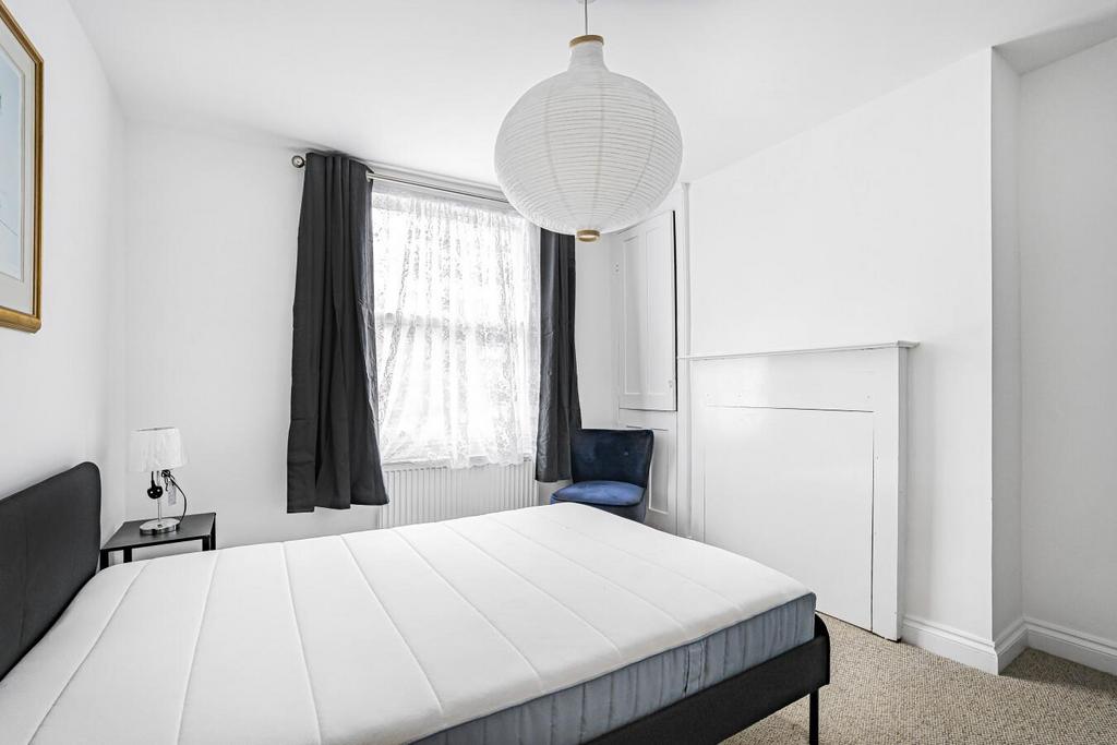 Bedroom ALT.jpg