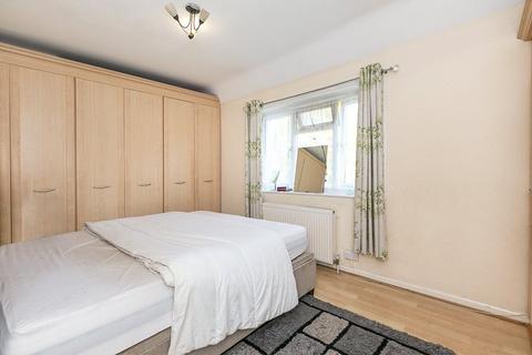 2 bedroom terraced house for sale, Roundtable Road, Bromley, BR1