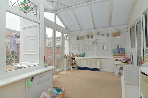 5 Barker Place, Leeds, LS13 4BU