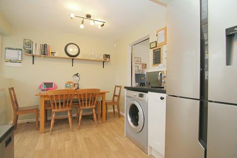 5 Barker Place, Leeds, LS13 4BU