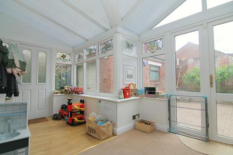 5 Barker Place, Leeds, LS13 4BU