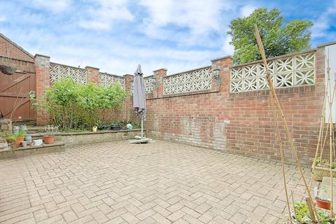 5 Barker Place, Leeds, LS13 4BU