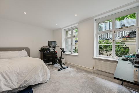2 bedroom flat for sale, Mansfield Street, Marylebone Village, London W1G
