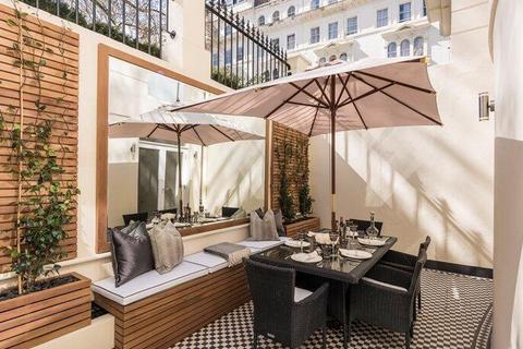 Kensington Gardens Square, London, W2