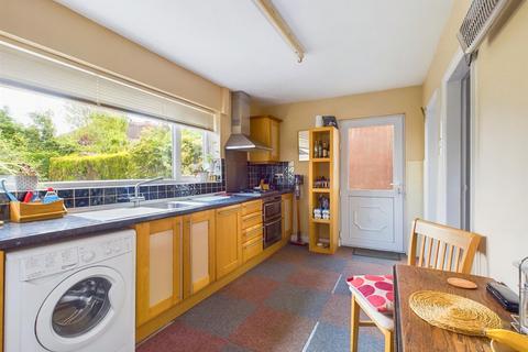 14 Forester Grove, Carlton, Nottingham, NG4 1FR