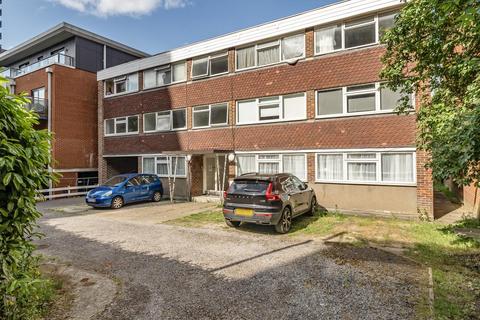 2 bedroom flat to rent, St. Johns Road, Harrow HA1