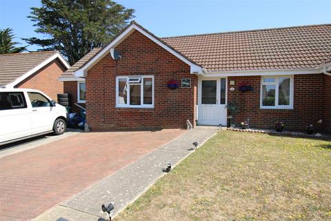 3 bedroom bungalow for sale, Selman Gardens, Cowes PO31