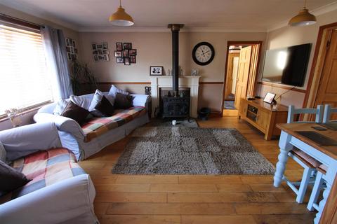 3 bedroom bungalow for sale, Selman Gardens, Cowes PO31