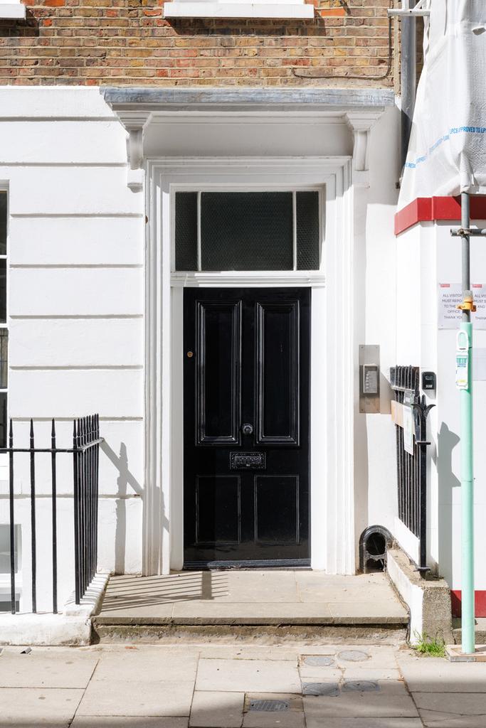 288588 - Old Gloucester Street London-JSouteyrat-1...