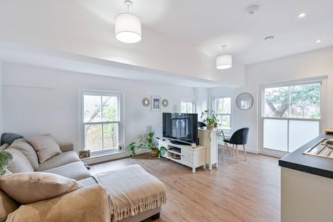 Hanworth Road, Feltham, London, TW13