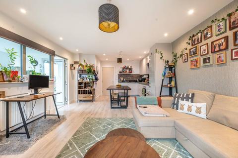 2 bedroom flat to rent, New Willow House, Plaistow, London, E13