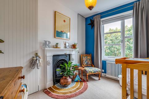 98 Gayford Road, London, W12 9BW