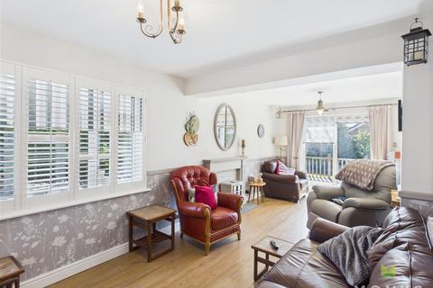 undefined, Sun Grove, Wem