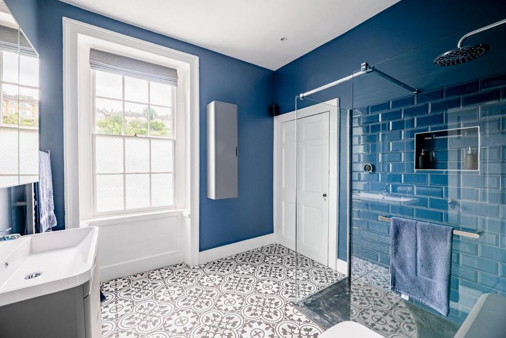 Family Bathroom.jpg