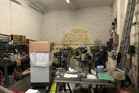 Industrial unit to rent, Grooms Ln Northampton NN6 8NN