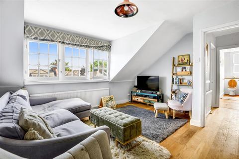 2 bedroom flat for sale, Cranwich Road, London, N16
