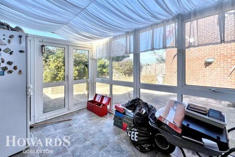 undefined, Noel Close, Hopton