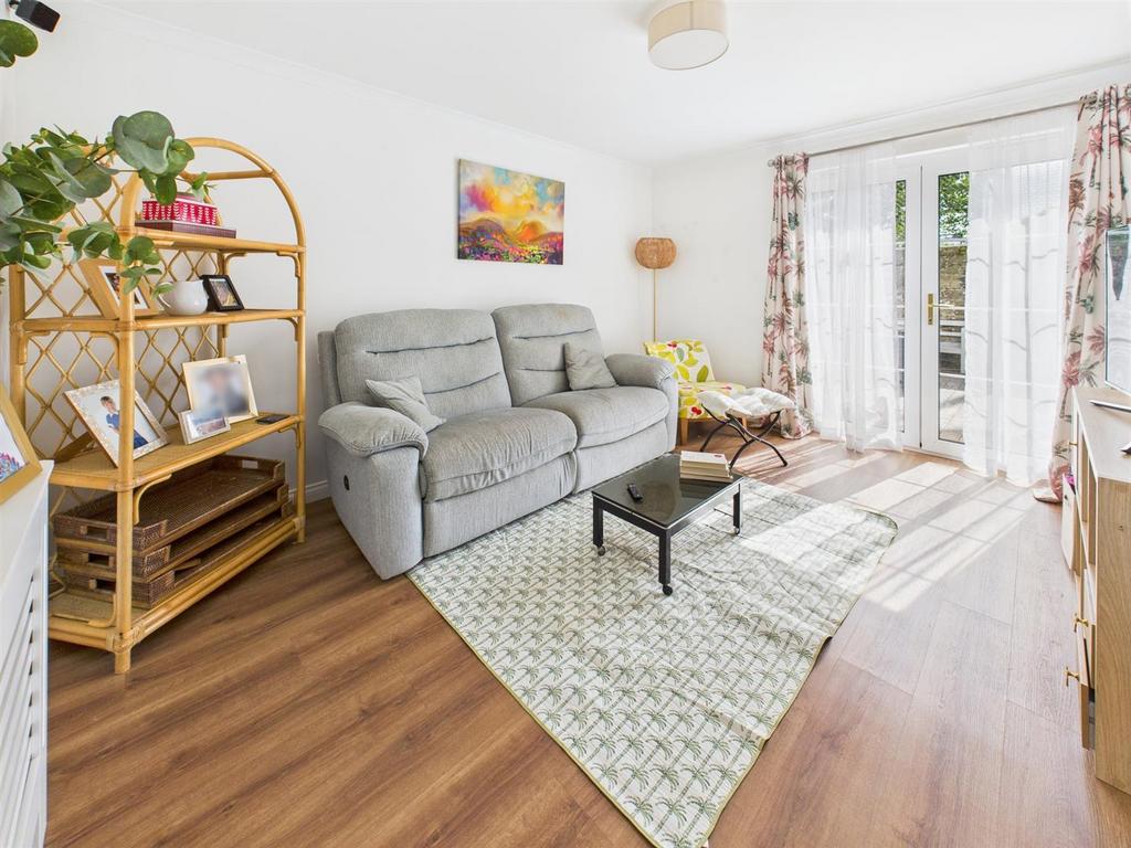 CAM04099 G0-PR0111-STILL014.jpg