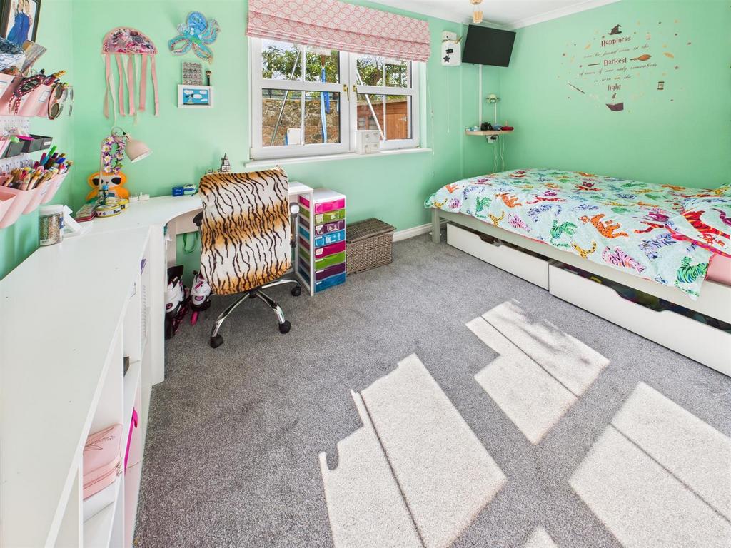 CAM04099 G0-PR0111-STILL007.jpg