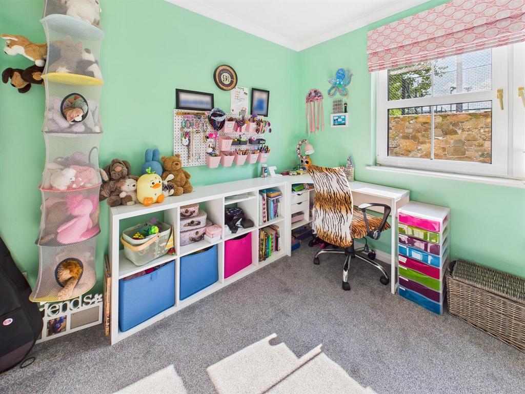 CAM04099 G0-PR0111-STILL008.jpg