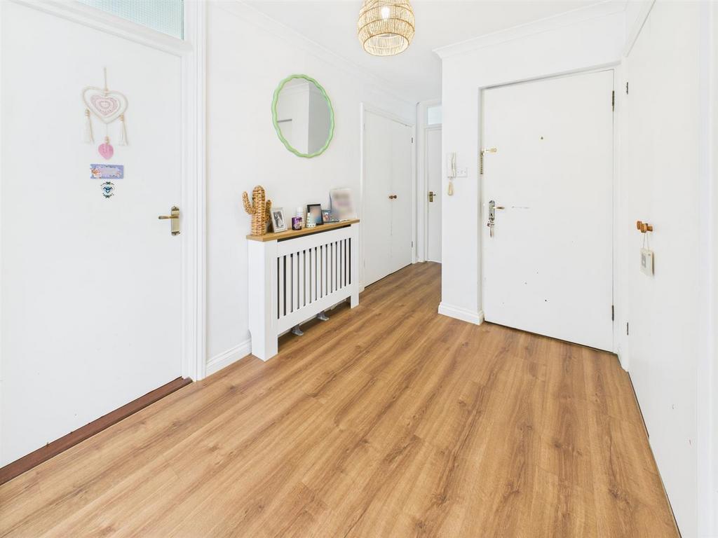 CAM04099 G0-PR0111-STILL016.jpg