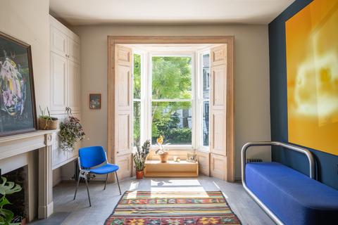 11b Montague Road, London, E8 2HN