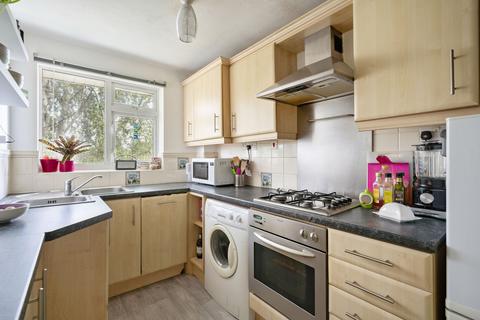 17 Berkeley Road, Thame, OX9 3TQ