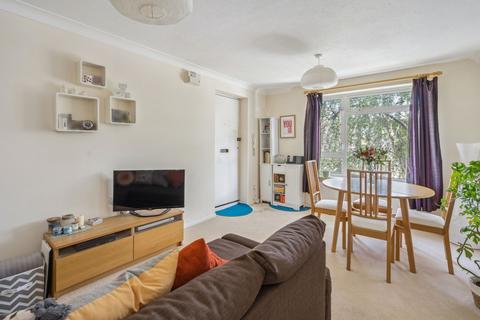 17 Berkeley Road, Thame, OX9 3TQ
