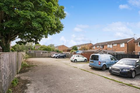 17 Berkeley Road, Thame, OX9 3TQ