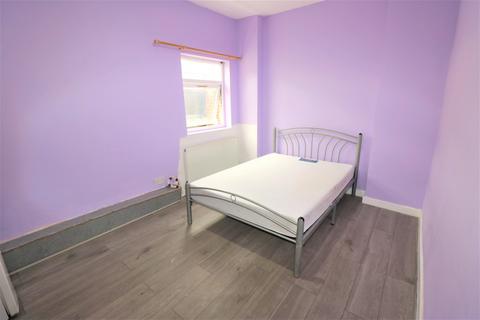 1 bedroom in a house share to rent, Cecil Avenue, Barking IG11