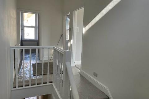 2 bedroom flat to rent, Brighton Road, Weston-super-Mare, North Somerset