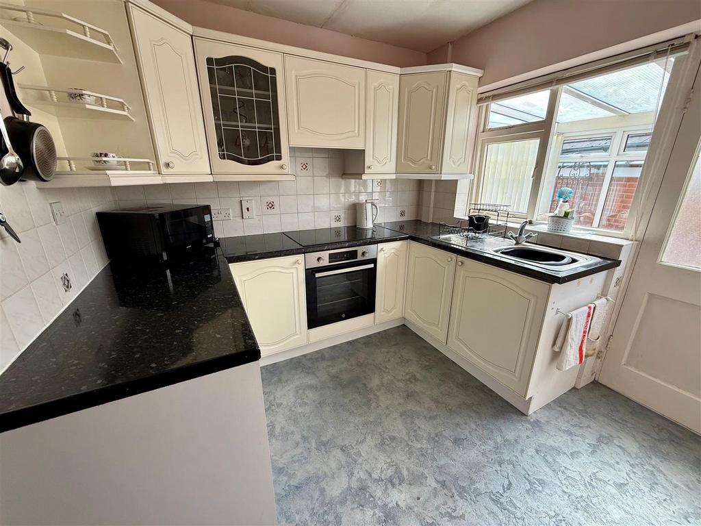 WR9 Kitchen.jpg