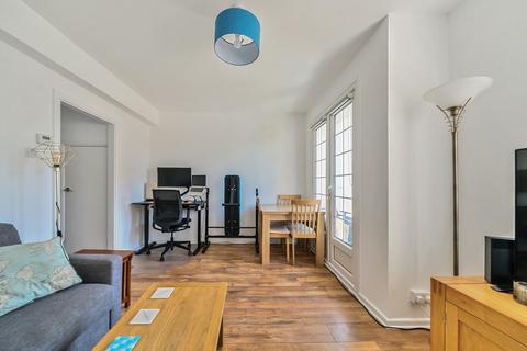 Worsopp Drive, London, SW4