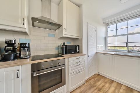 2 bedroom flat for sale, Worsopp Drive, London, SW4