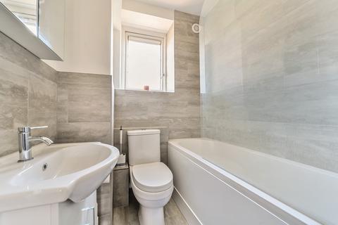 2 bedroom flat for sale, Worsopp Drive, London, SW4
