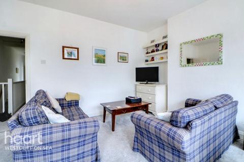 75a Burdett Avenue, Westcliff-on-sea, SS0 7JN