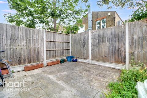 75a Burdett Avenue, Westcliff-on-sea, SS0 7JN
