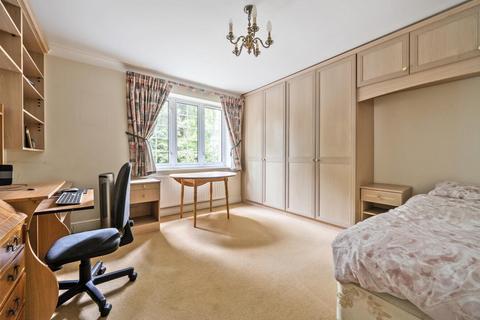 2 bedroom flat for sale, Paragon Court, Holders Hill Road, Hendon