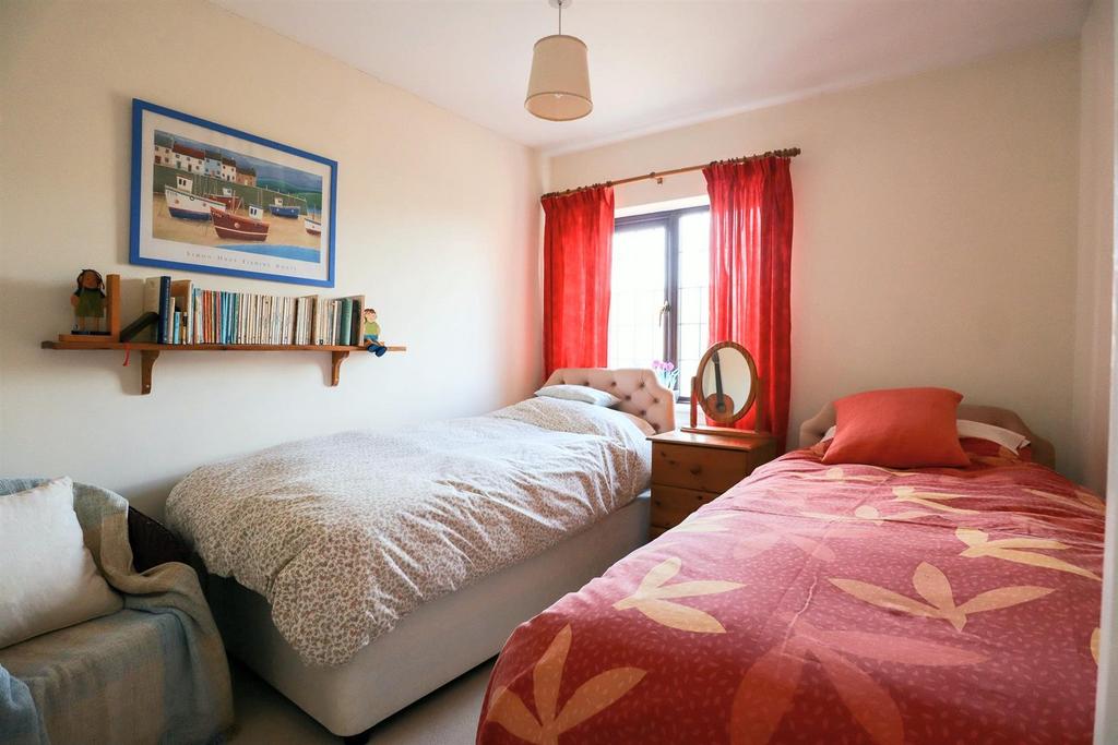 Bedroom 4.jpg
