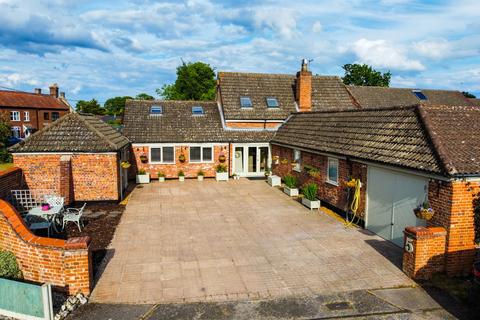 5 Barn Close, Lingwood, Norwich, NR13 4TS