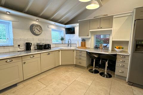5 Barn Close, Lingwood, Norwich, NR13 4TS