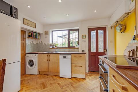 7 Marsh Avenue, Hope, Hope Valley, S33 6RJ