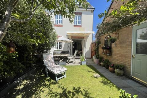35 Bryntirion, Llanelli, SA15 3QD