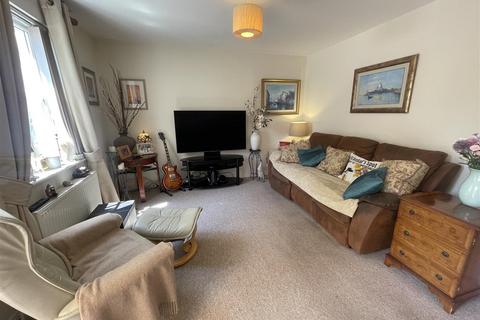 35 Bryntirion, Llanelli, SA15 3QD
