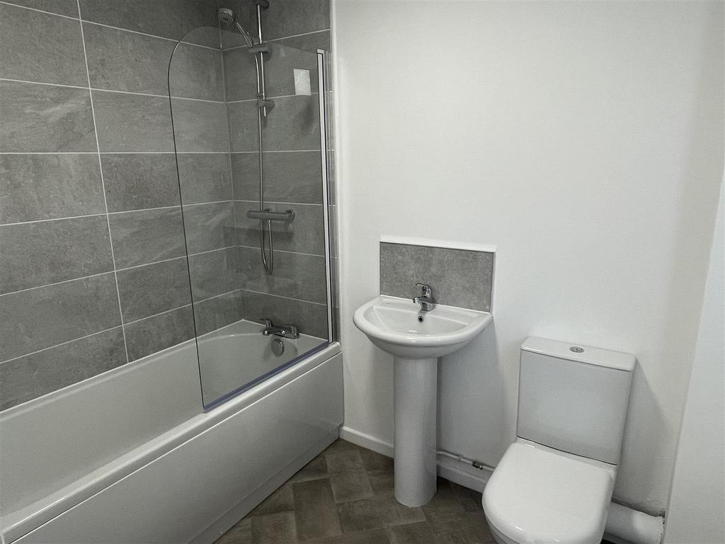 Bathroom.JPG